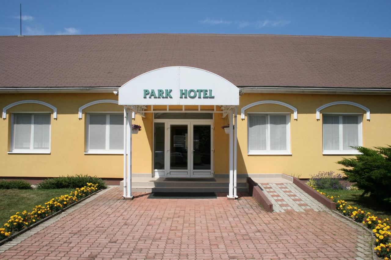 Park Hotel Es Rendezveny Centrum Bábolna 외부 사진