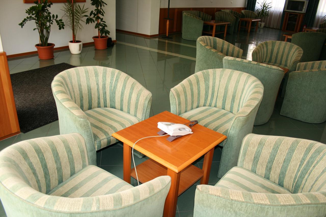 Park Hotel Es Rendezveny Centrum Bábolna 외부 사진